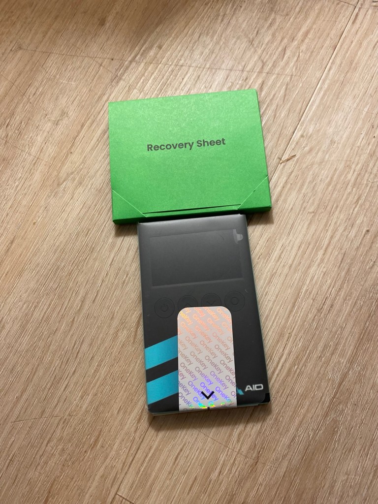 OneKey Classic 1S Wallet und Recovery Sheet