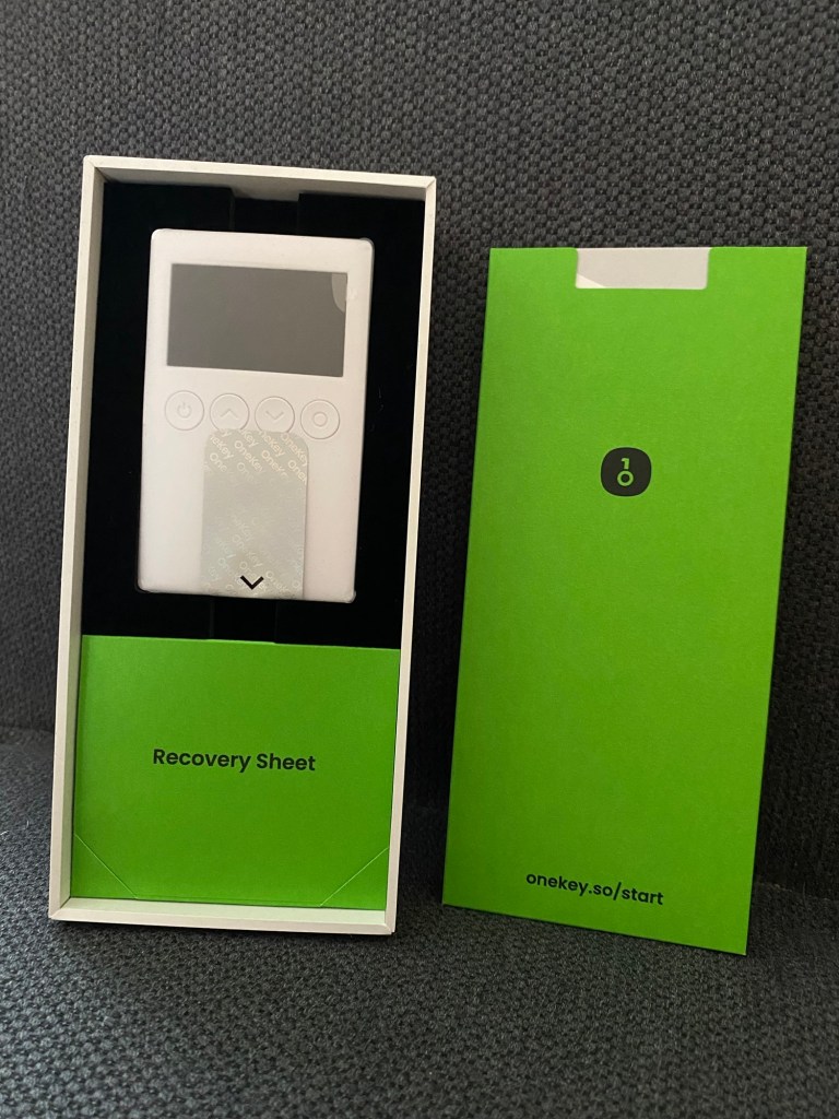 OneKey Classic 1S Pure Cold Wallet unboxed