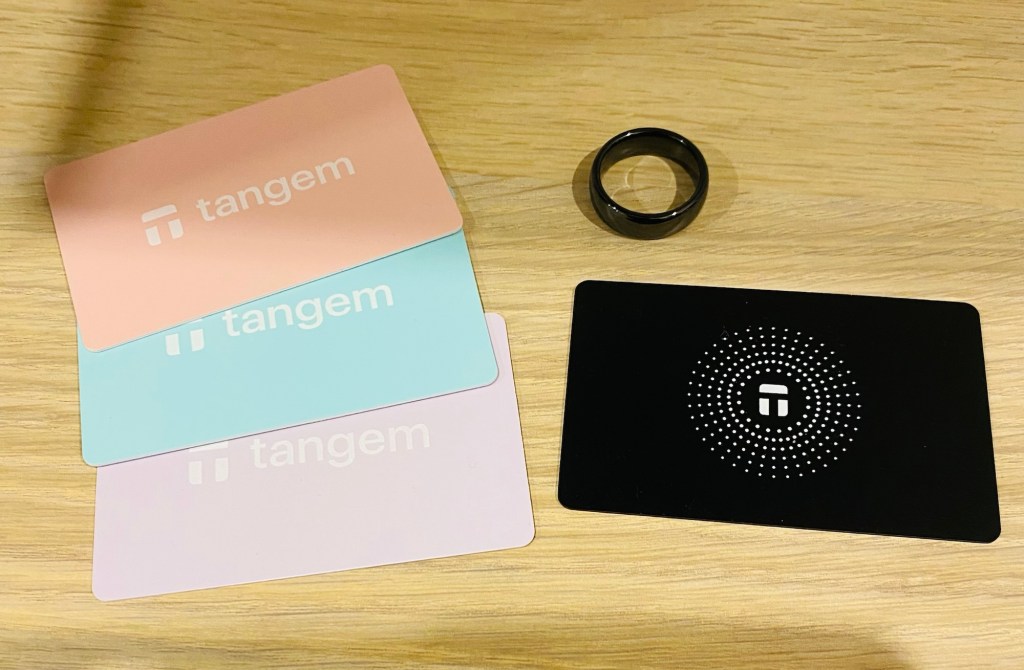 BitBox versus Tangem Wallet