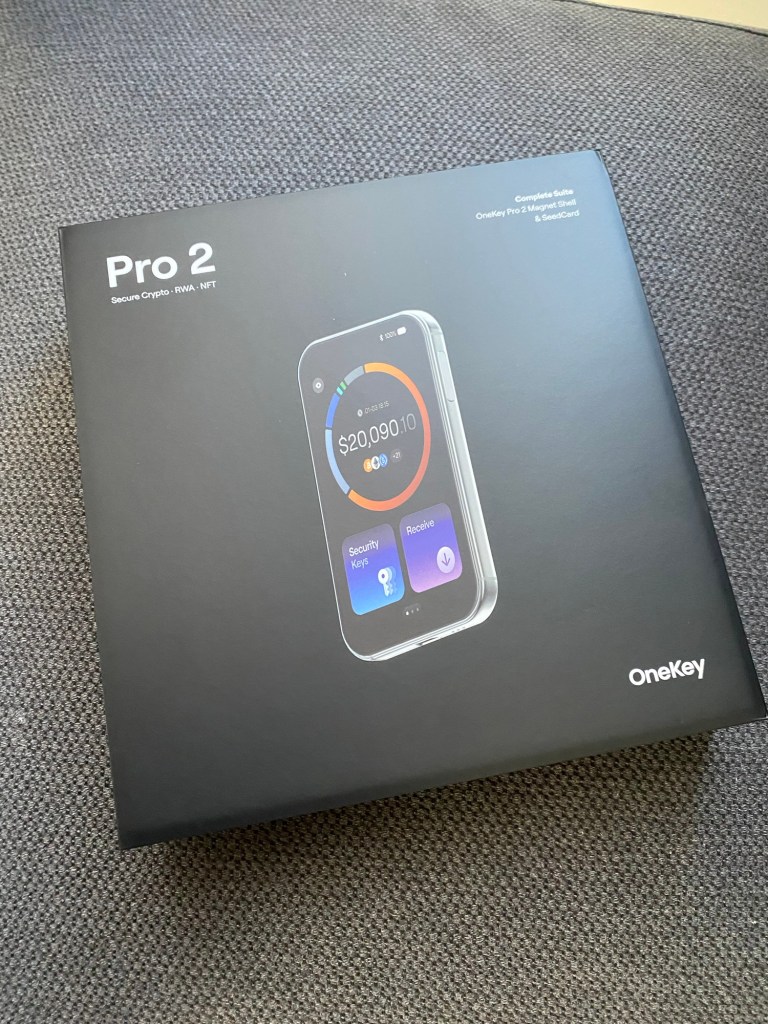 OneKey Pro 2 Crypto Hardware Wallet Test und Unboxing